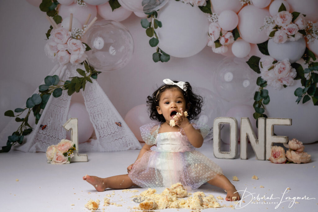 cake smash photography tips, cake smash, first birthday photoshoot, cake smash photography birmingham, cake smash photography tamworth