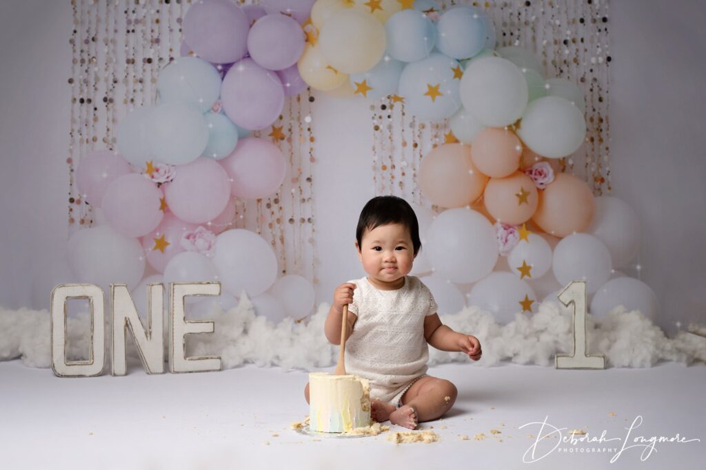 cake smash photography tips, cake smash, first birthday photoshoot, cake smash photography birmingham, cake smash photography tamworth